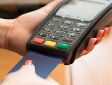 Έξαλλοι οι εικαστικοί καλλιτέχνες - Υποχρεωμένοι να έχουν POS - «Η τέχνη δεν είναι εμπόρευμα!»